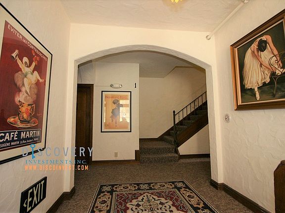4th image of 824 Erie St APT 8