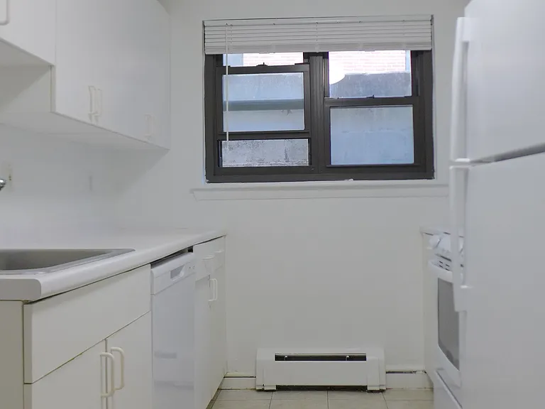 82 Harvard Ave — Photo 6