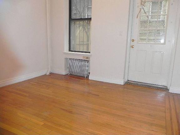 QUEEN bedroom