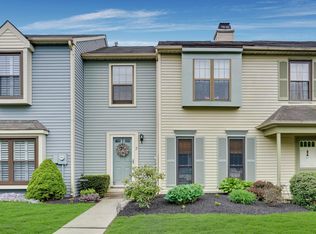 7 Tynemouth Ct, Robbinsville, NJ 08691