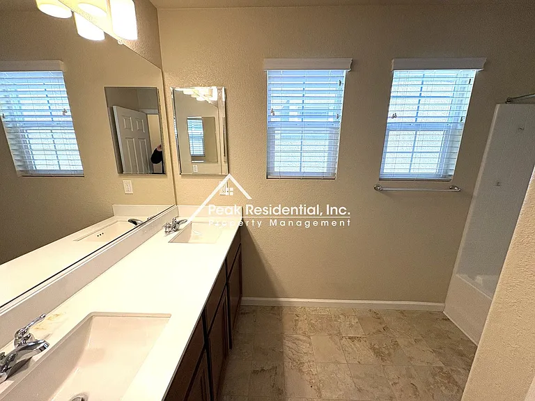 8215 Winterhead Ln — Photo 17