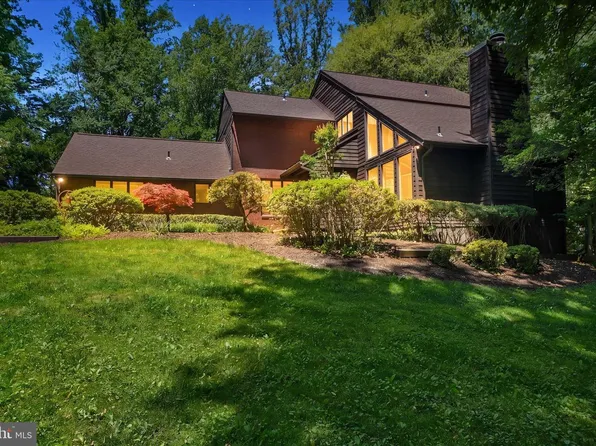 6 Falling Brook Ct, Owings Mills, MD 21117