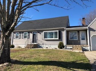 49 Mountainview Dr, Norwich, CT 06360