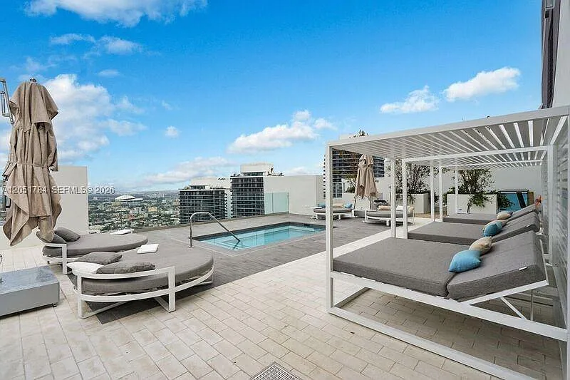 1010 Brickell Condo — Photo 2