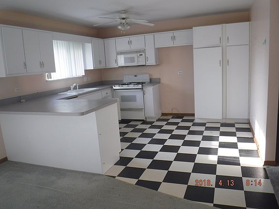 3rd image of 15353 Diamond Dr