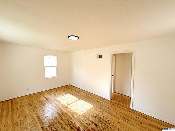 3rd image of 3100 Q St