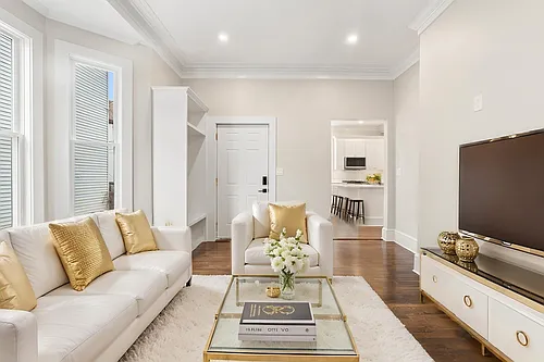 30 Thornley St Photo 1