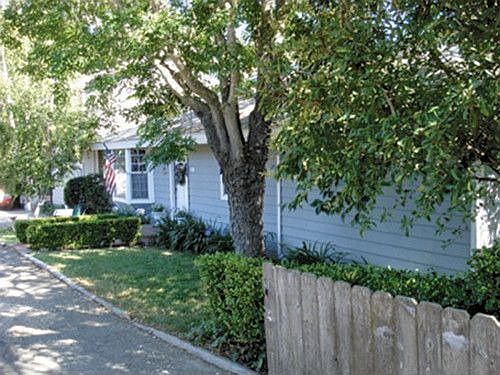 2nd image of 1220 Edison St