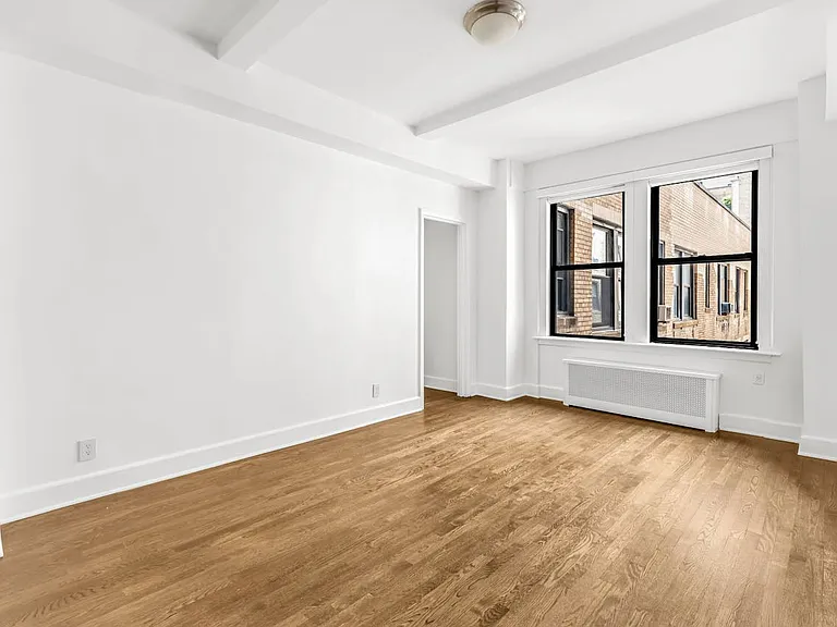 12 E 86th St #703 — Photo 1
