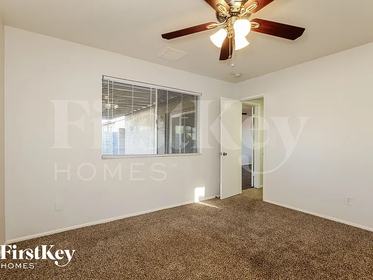 1708 W Behrend Dr — Photo 13
