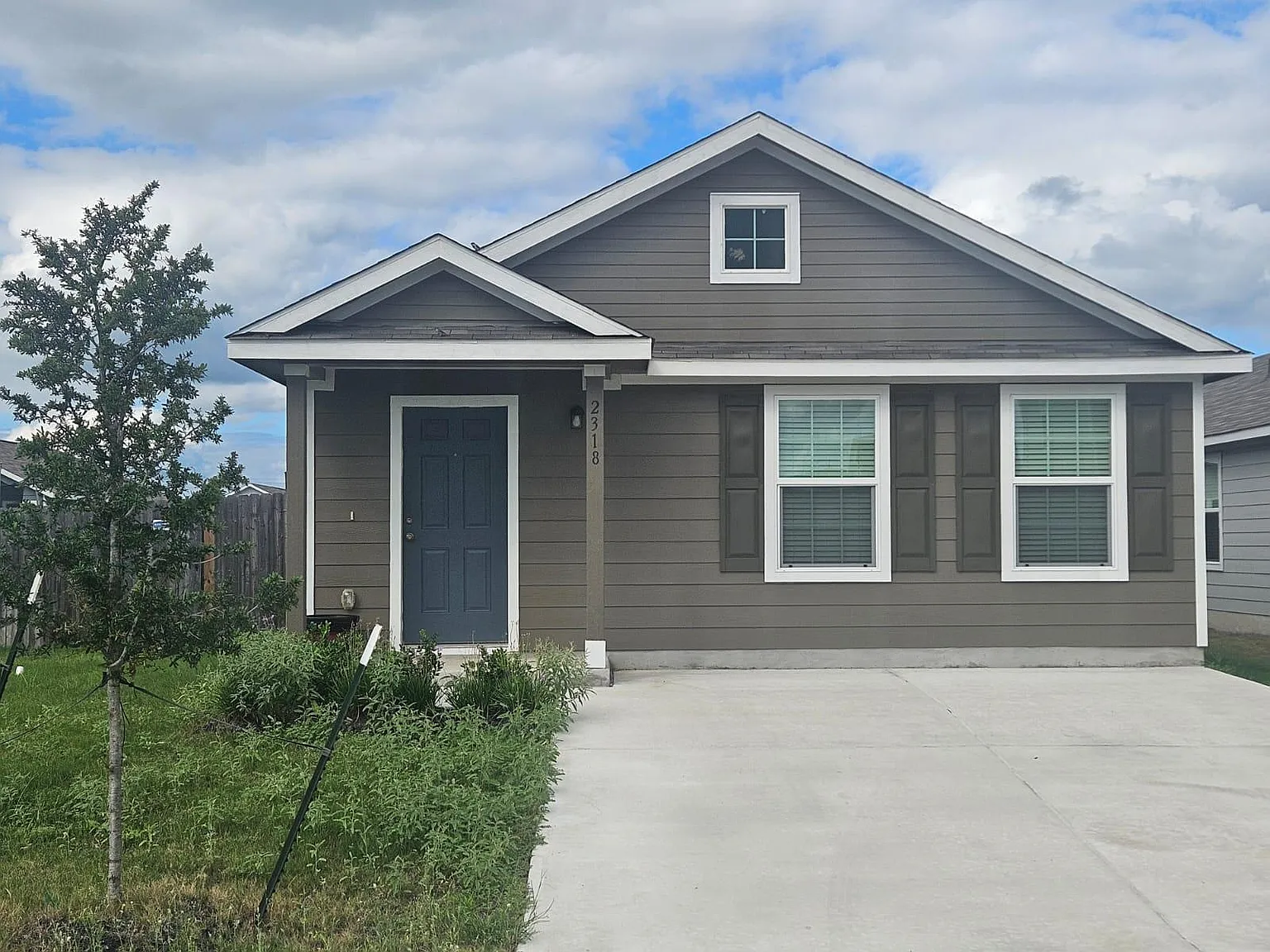 3 bed, 2.0 bath, 1450 sqft, $1,649 — Photo 3