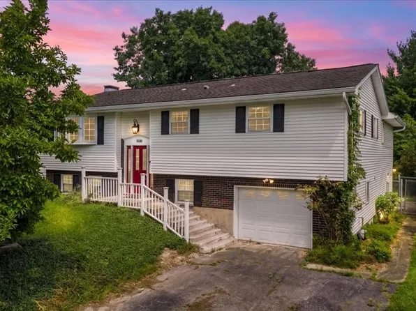 1048 Schuyler St, Endicott, NY 13760