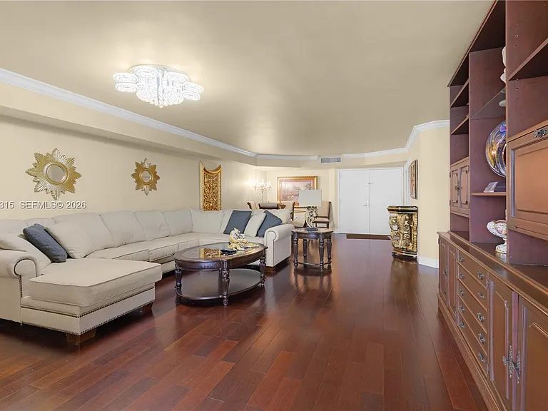 6423 Collins Ave #703 — Photo 15