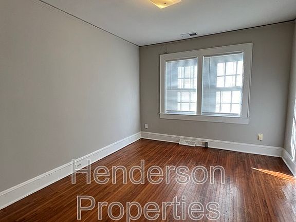 5th image of 2109 Kenmore Ave