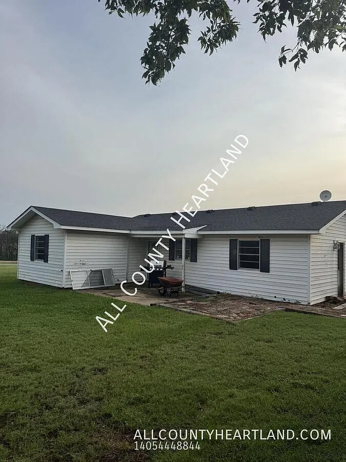 Peaceful 3 Bed, 2 Bath Home Just Outside Stillwater! — Photo 1