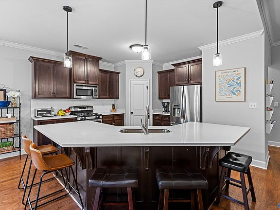 4th image of 113 Eden Ln