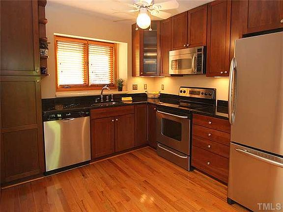 3rd image of 134 Essex Dr