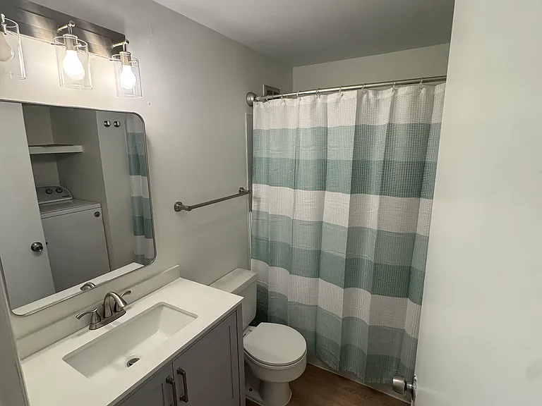 605 Tollis Pkwy — Photo 10