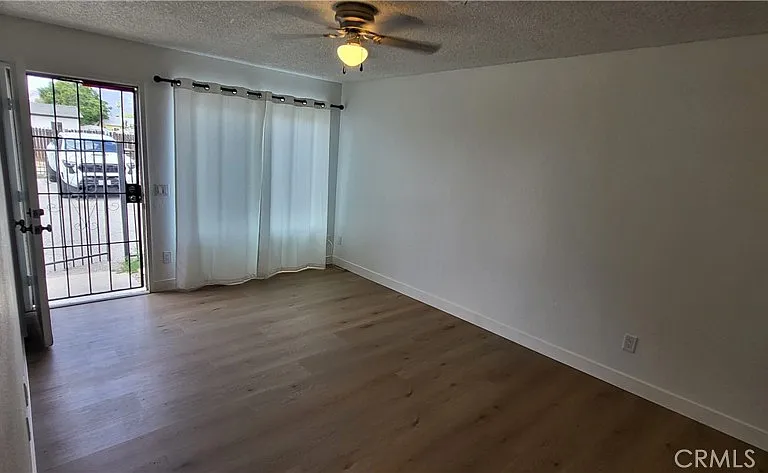 526 Greystone Ln — Photo 10