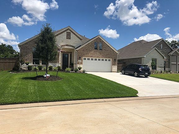 2nd image of 32918 Woodlake Dr