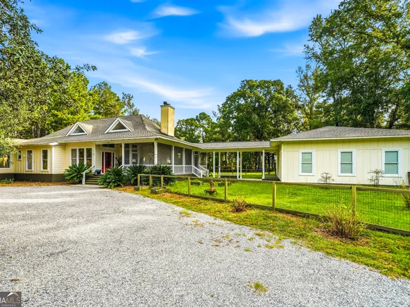 283 Milton Ln, Waverly, GA 31565
