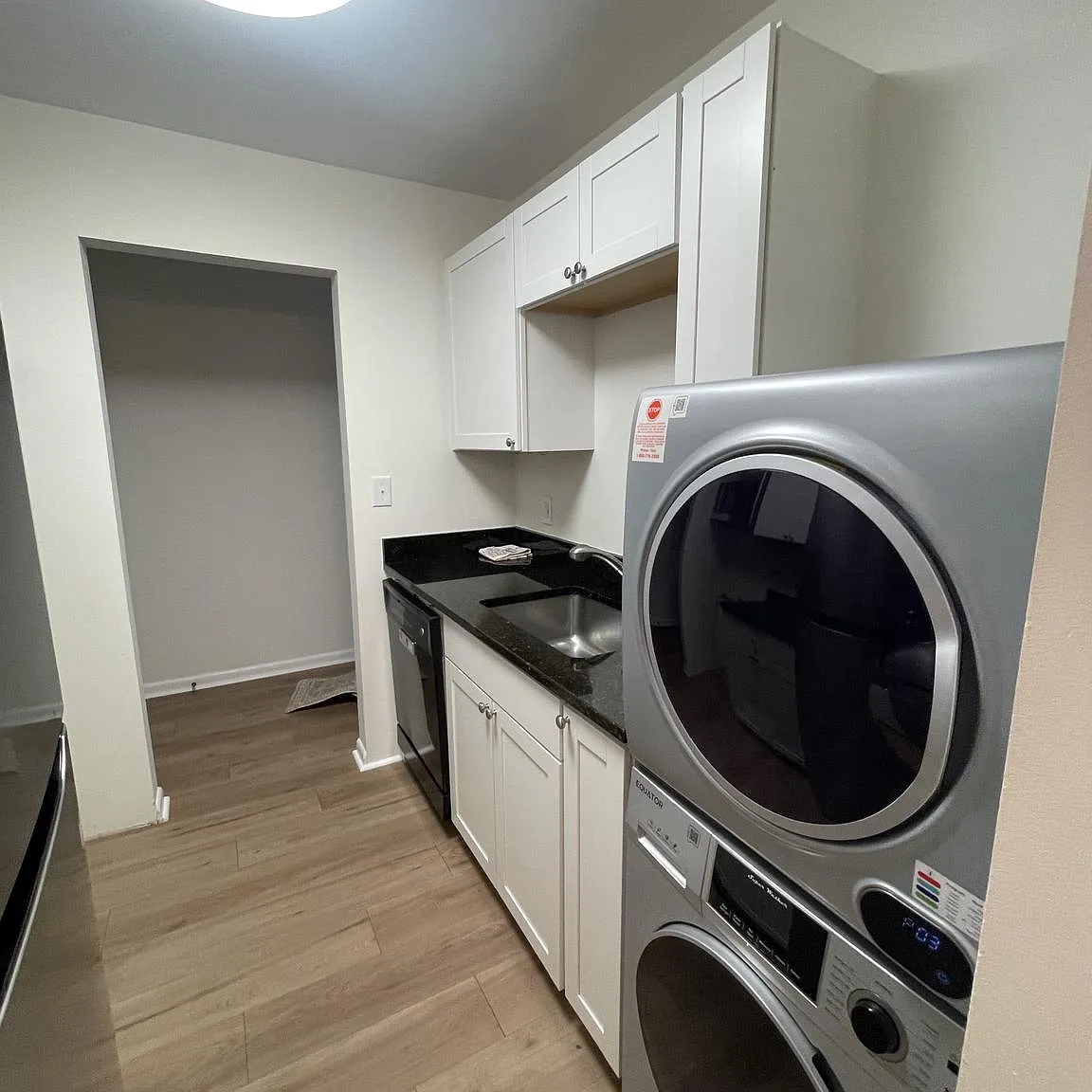 River Terrace Condo — Photo 3