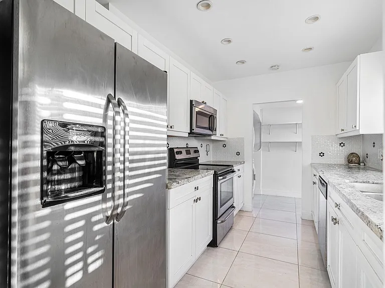 5170 SW 7th St — Photo 8