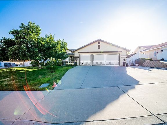 3rd image of 15241 Lake Breeze Cir