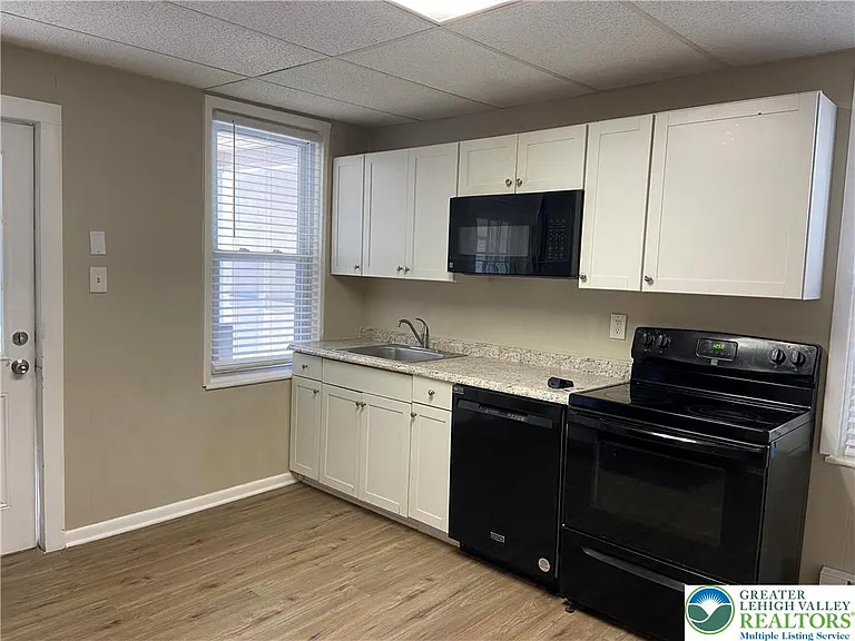 810 Pine St — Photo 12