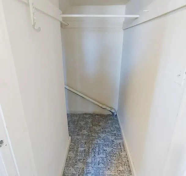 228 Manor Cir — Photo 16