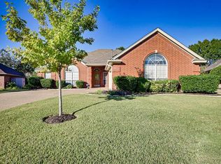 7 Inverness Ct, Mansfield, TX 76063