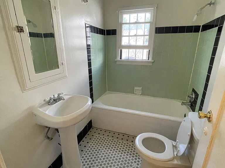 805 N Poinsettia Pl #807-1/5 — Photo 8