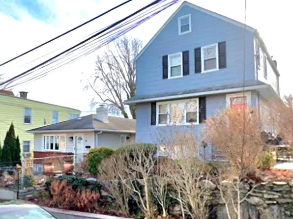 18 Edgewood Avenue, Yonkers, NY 10704
