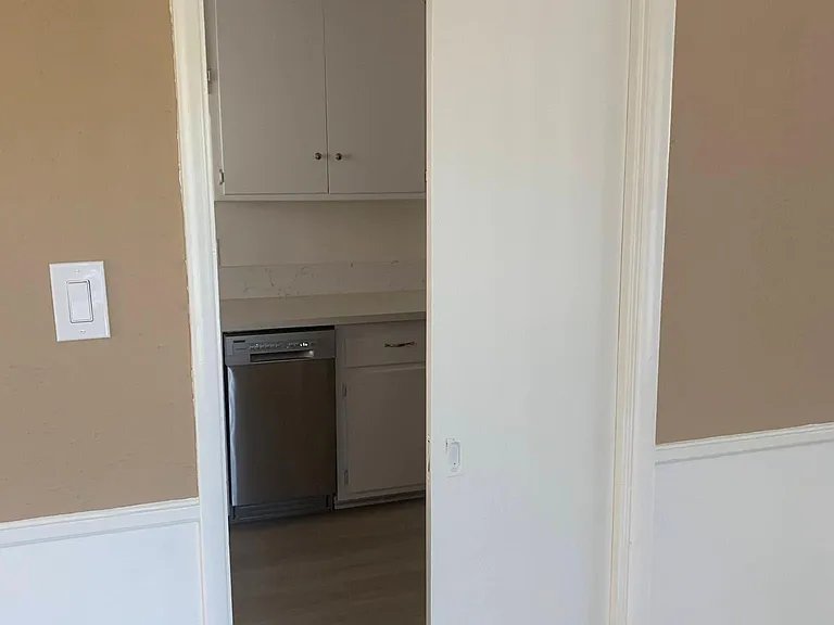 4 1241south Bundy Dr #4 — Photo 5