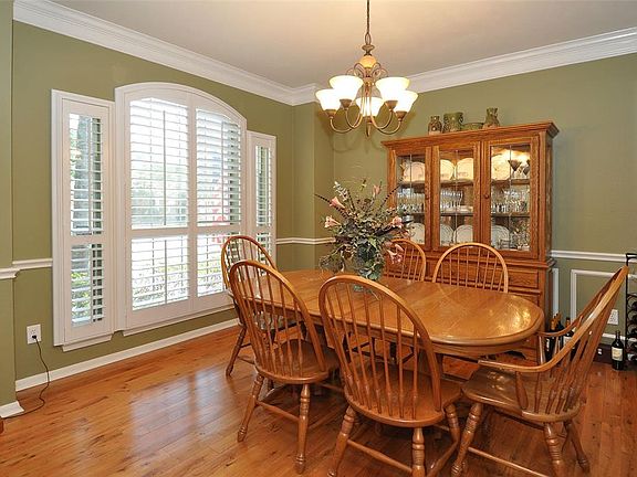 5th image of 3615 Clover Creek Dr