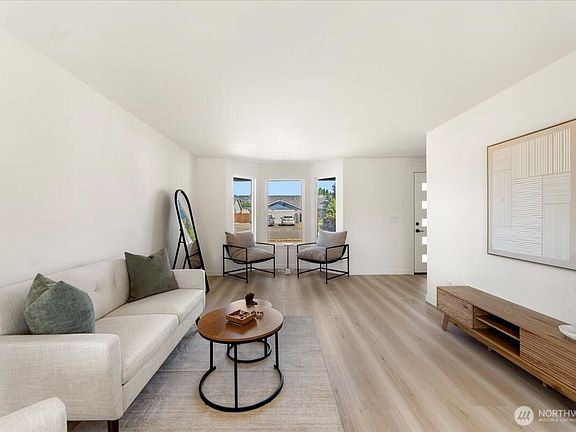 5th image of 204 Whitley Street NW