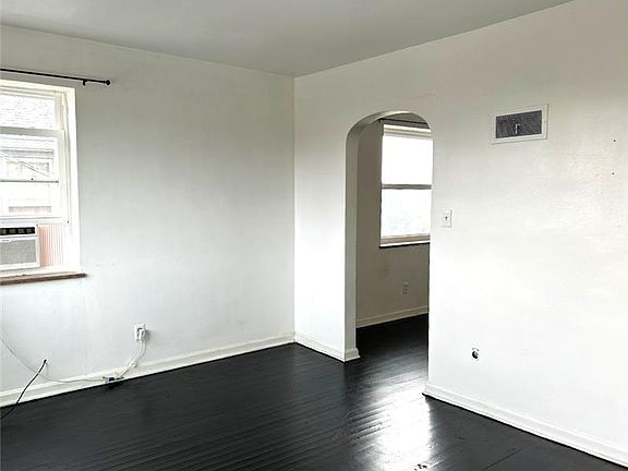 3rd image of 2514 Sunset Blvd #3