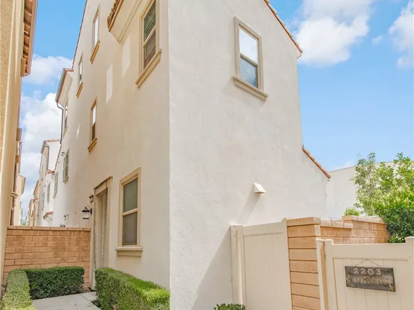 2205 Strawberry Ct, Upland, CA 91786