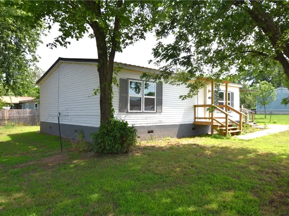 413 W Willow St, Stilwell, OK 74960
