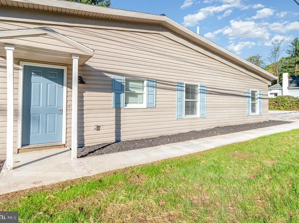 1755 Old Trail Rd, Etters, PA 17319