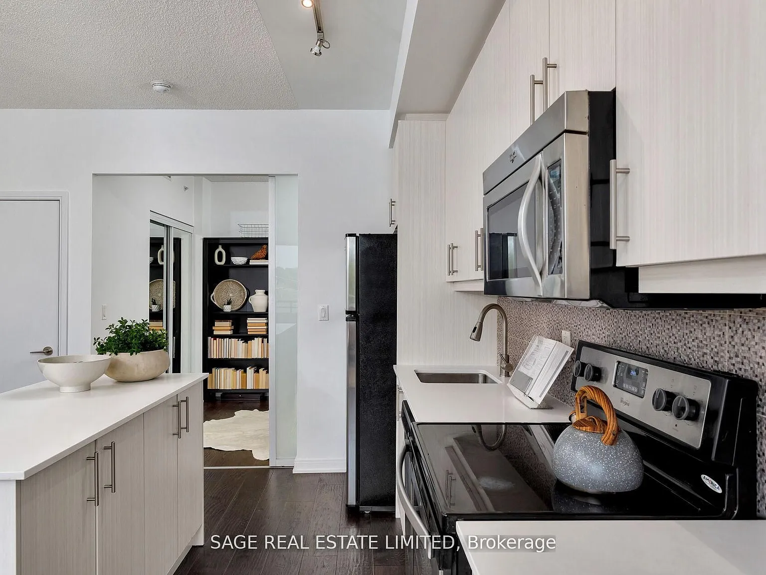 2 bed, $2,800 — Photo 3