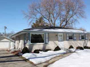 4259 N 93rd St, Wauwatosa, WI 53222