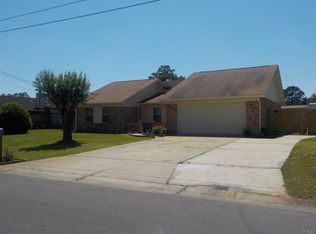 667 Cedar Bluff Dr, Pensacola, FL 32506