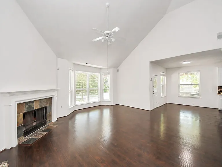 20510 Pioneer Bend Ct — Photo 4