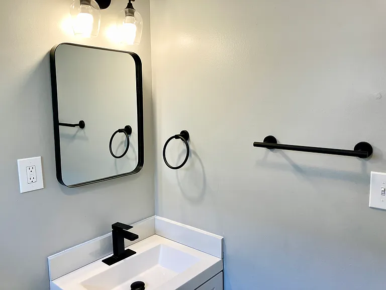 109 Unger Ave #2 — Photo 6