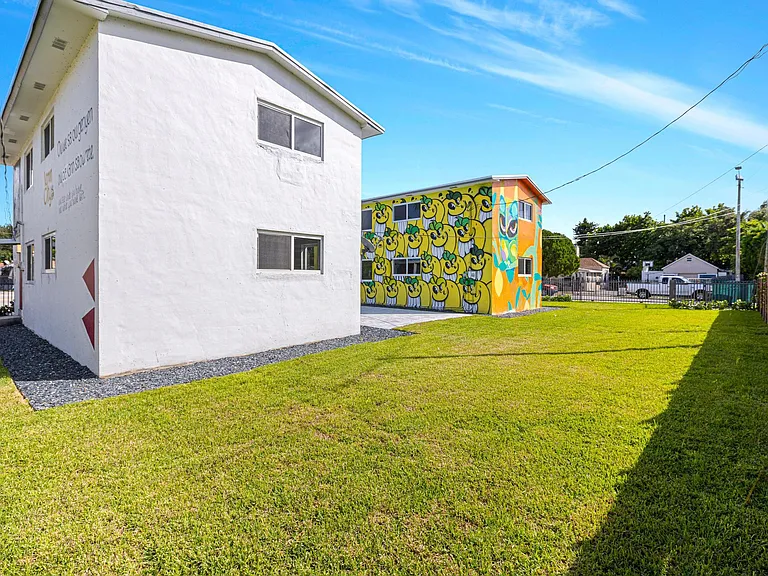 7600 N Miami Ave — Photo 8