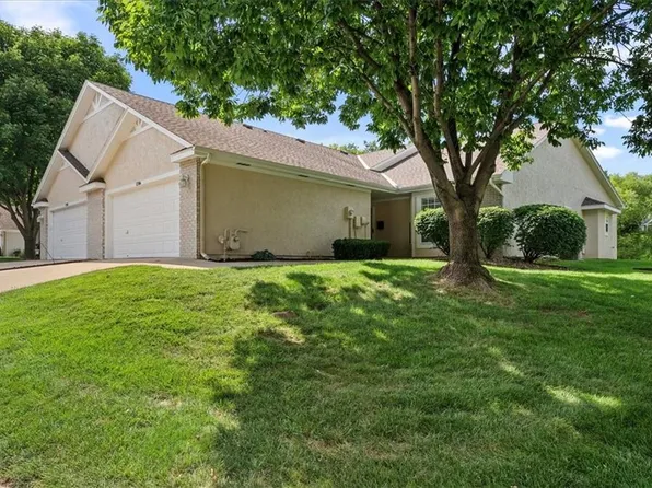 12104 Oakmont St, Overland Park, KS 66213