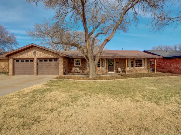 227 Cottonwood Ln, Levelland, TX 79336