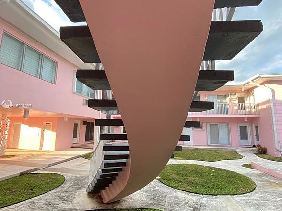 3rd image of 7921 East Dr APT 2