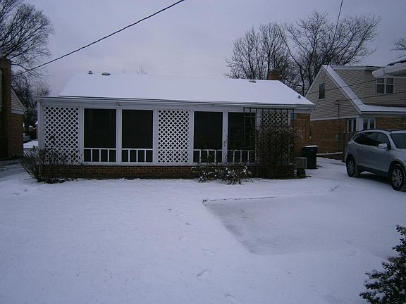 3rd image of 612 N Irving Ave